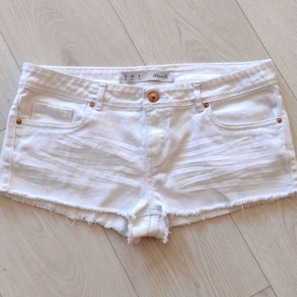 $3 Ad On White Stretch Shorts By DENIM & Co.!! - Picture 4 of 4